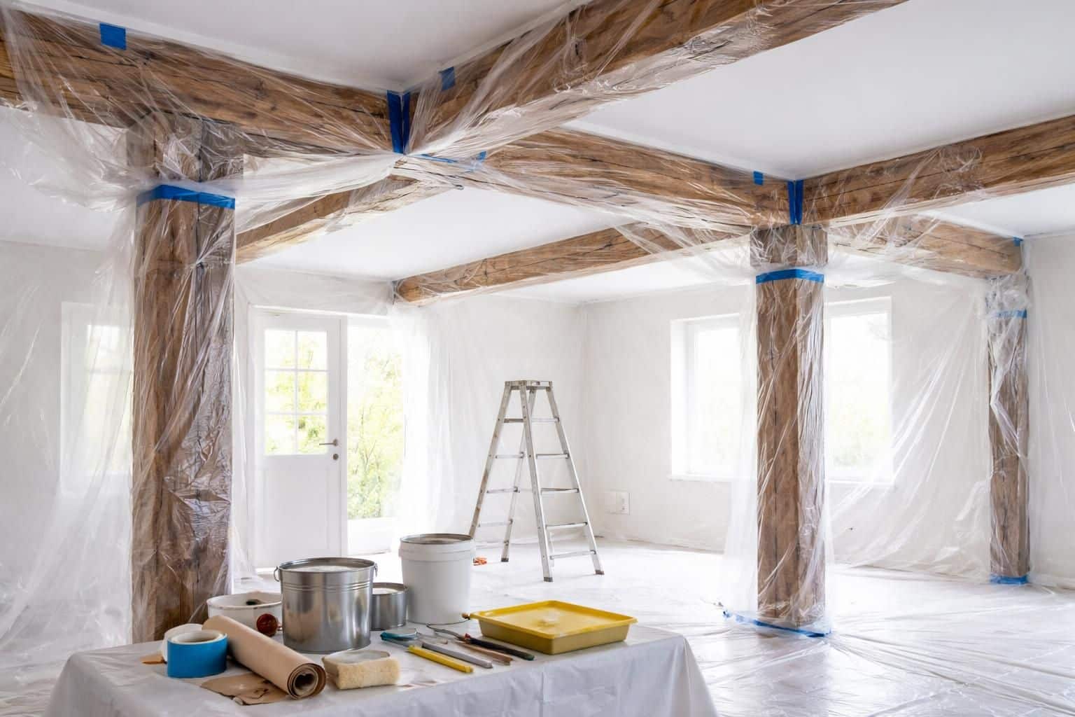 d&eacute;couvrez les meilleures astuces pour prot&eacute;ger efficacement vos poutres apparentes avant de les peindre et garantir un r&eacute;sultat durable et soign&eacute;.